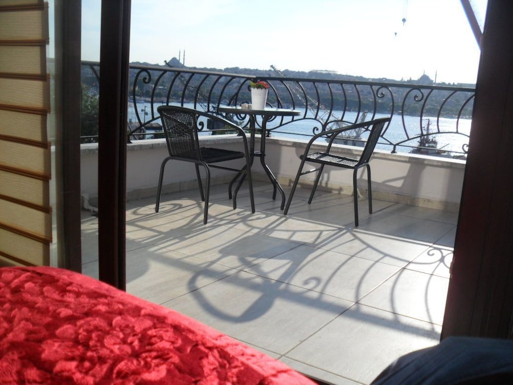 Galatolia Suites 35/50