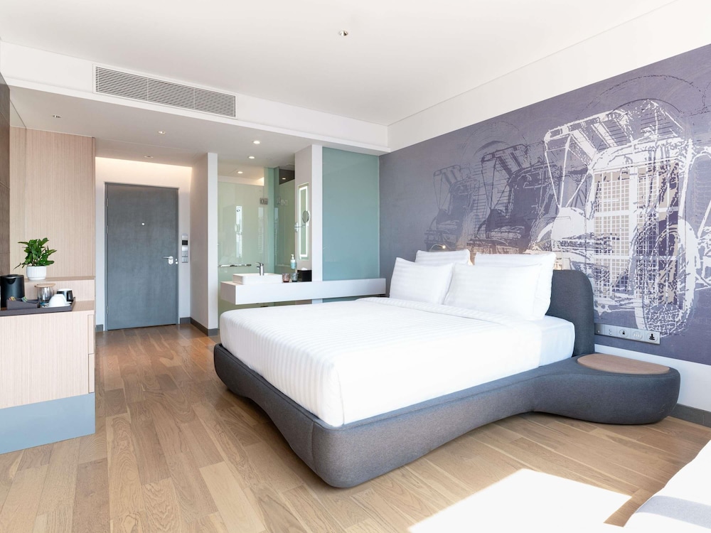 SUPERIOR, KING BED, RIVERSIDE
