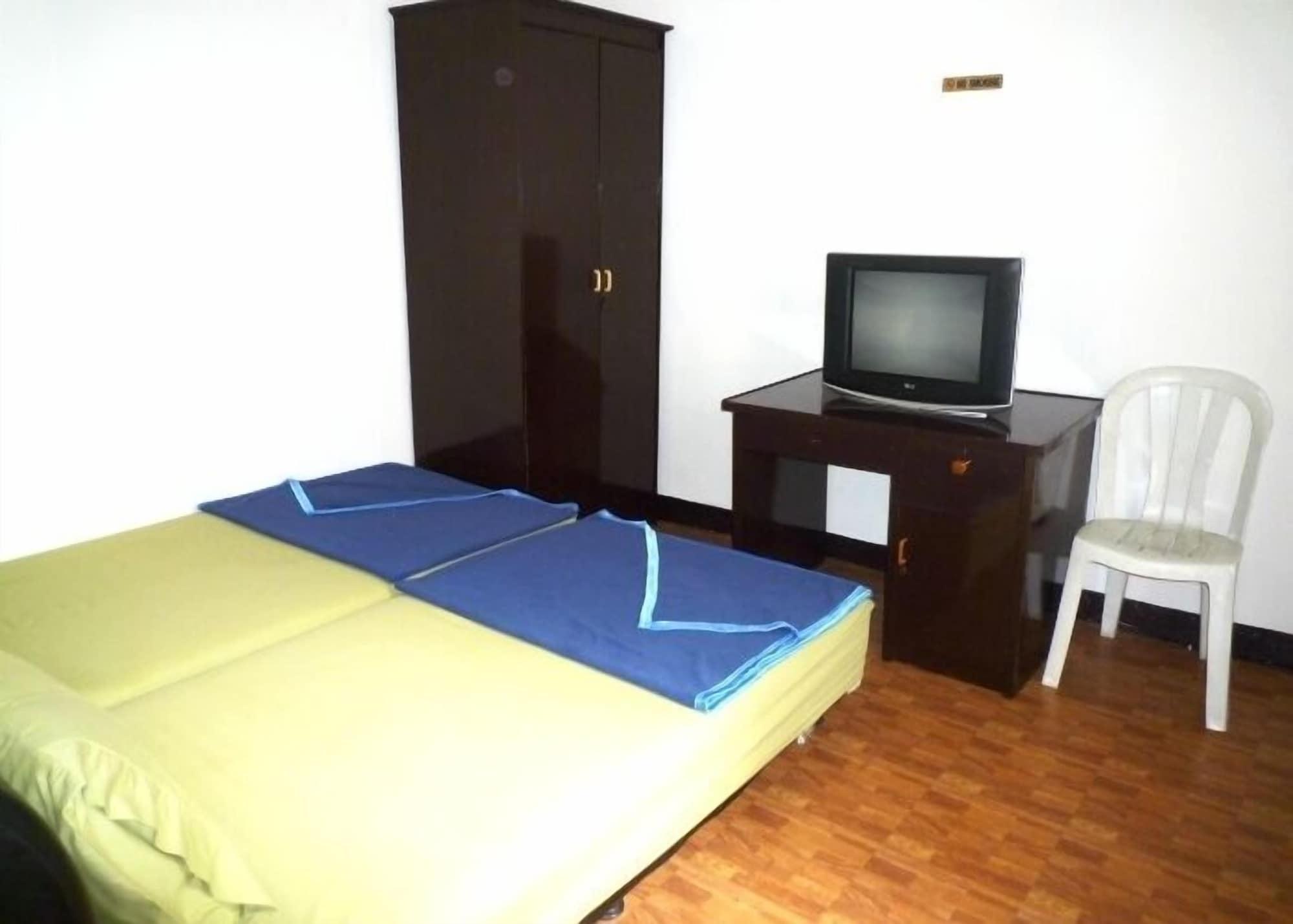 Room at Hotel O near D'Botanica Bandung Mall, BANDUNG