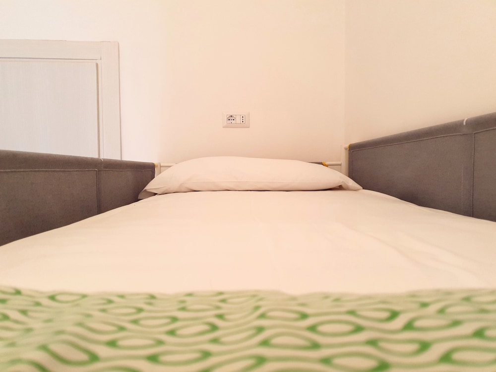 Mancini Hostel Naples 30/70