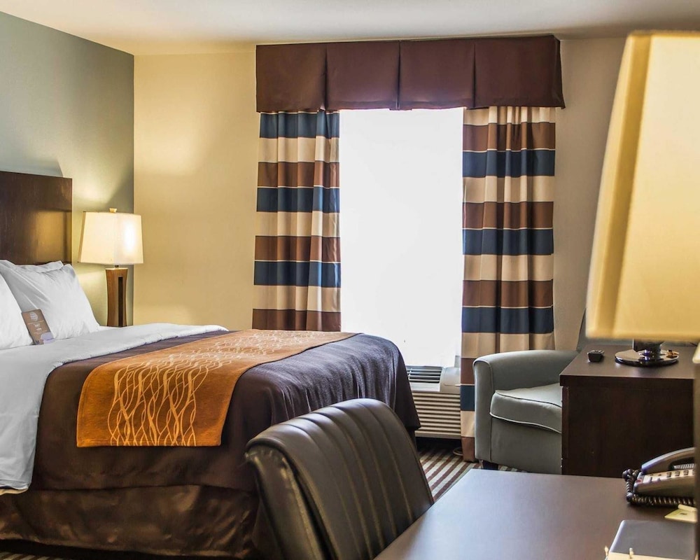 Comfort Inn and Suites Perry I-35 15/36