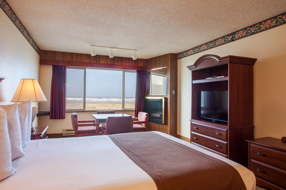 Ebb Tide Oceanfront Inn 30/73