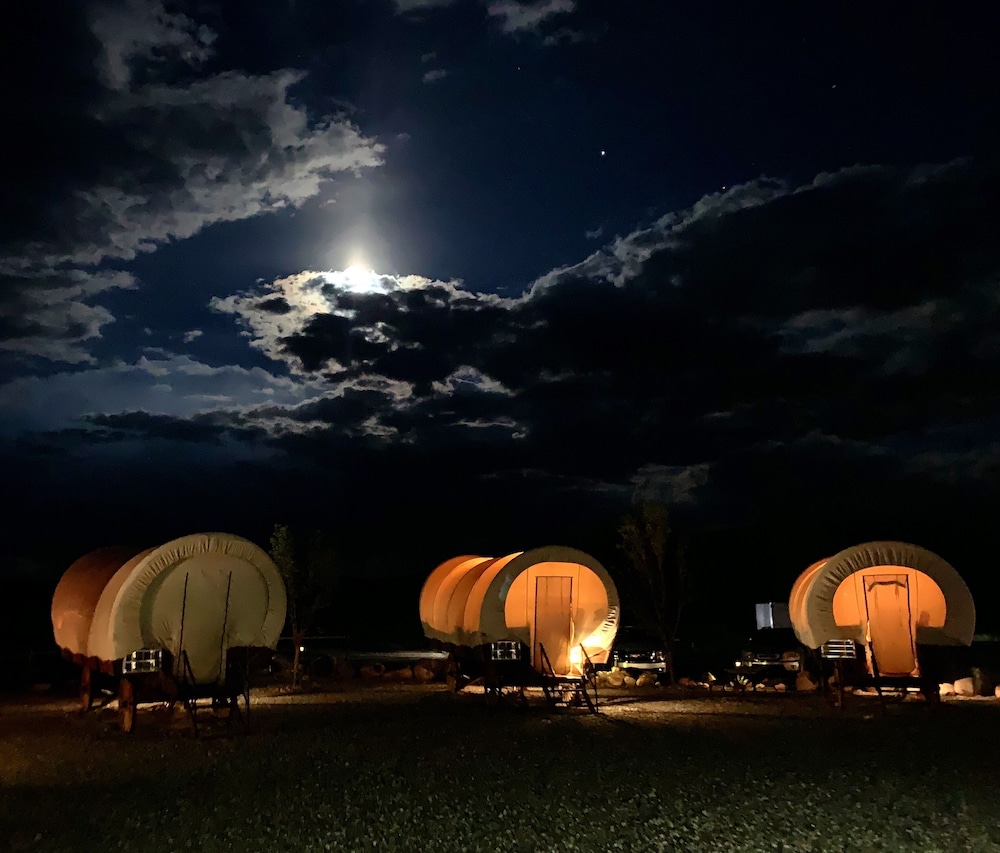 Broken Spur Inn And Steakhouse 69/72