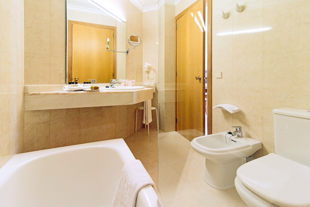 Miramar Hotel 31/34