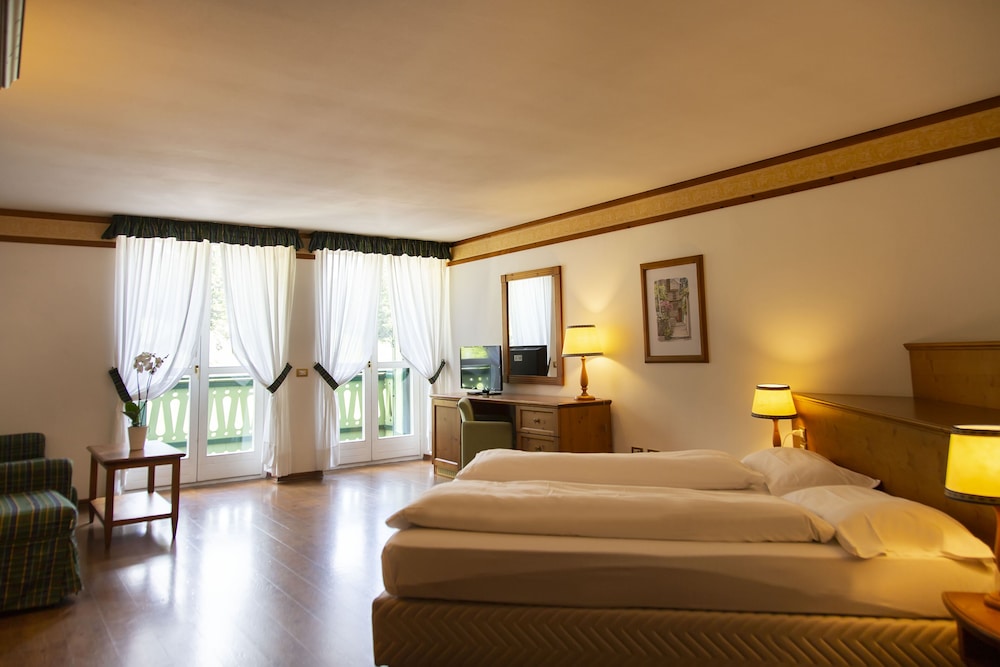 GRAND HOTEL MISURINA 42/87