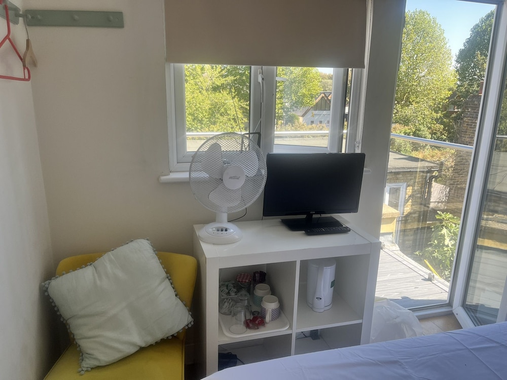 Kew Rooms 27/49