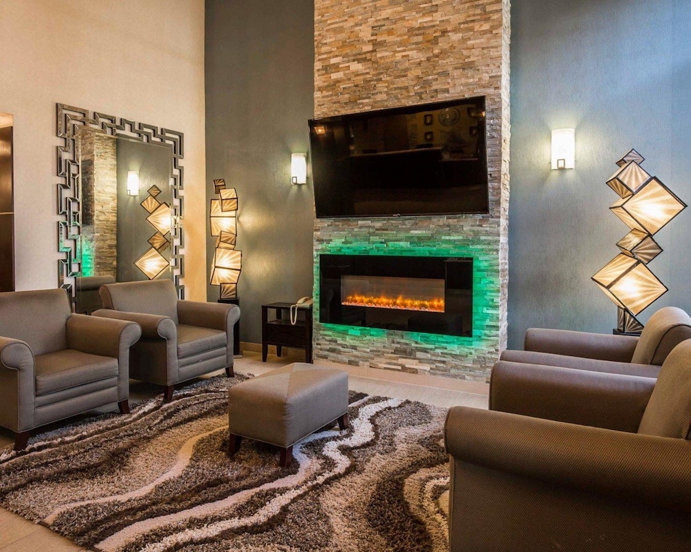 Spark by Hilton Stafford Sugar Land 23/40