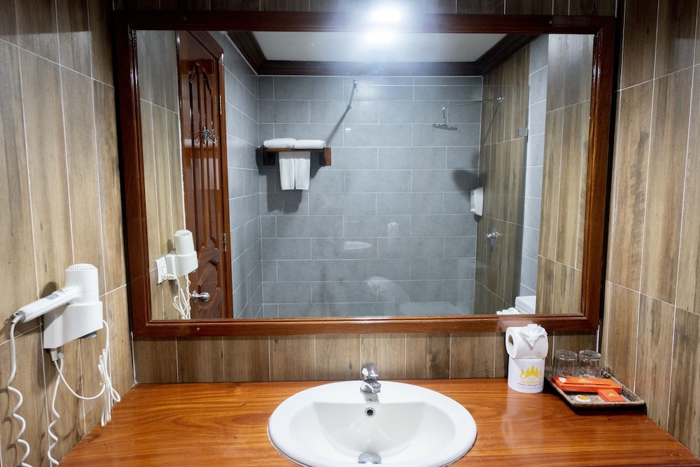 Royal, Crown, Suite, King Bed، Royal Crown Hotel & Spa 3/4