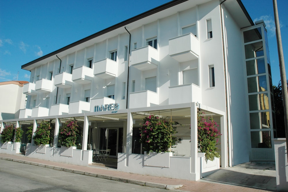 Maree Hotel 1/48