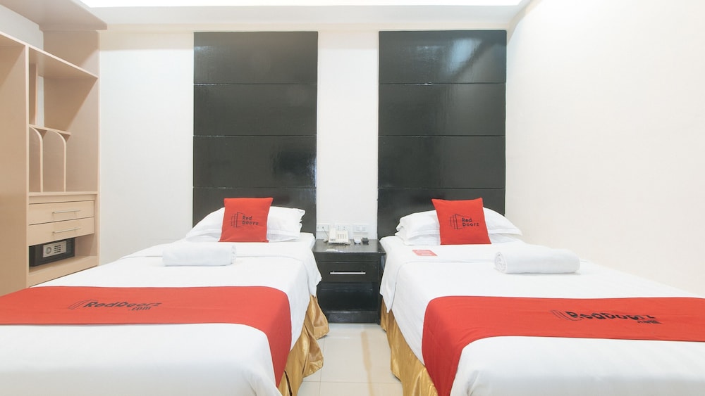 RedDoorz at Grand Apartelle Hernan Cortes Cebu 17/38