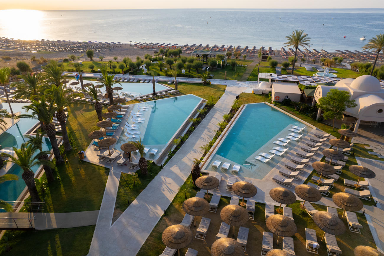 Pegasos Deluxe Beach Hotel 109/113