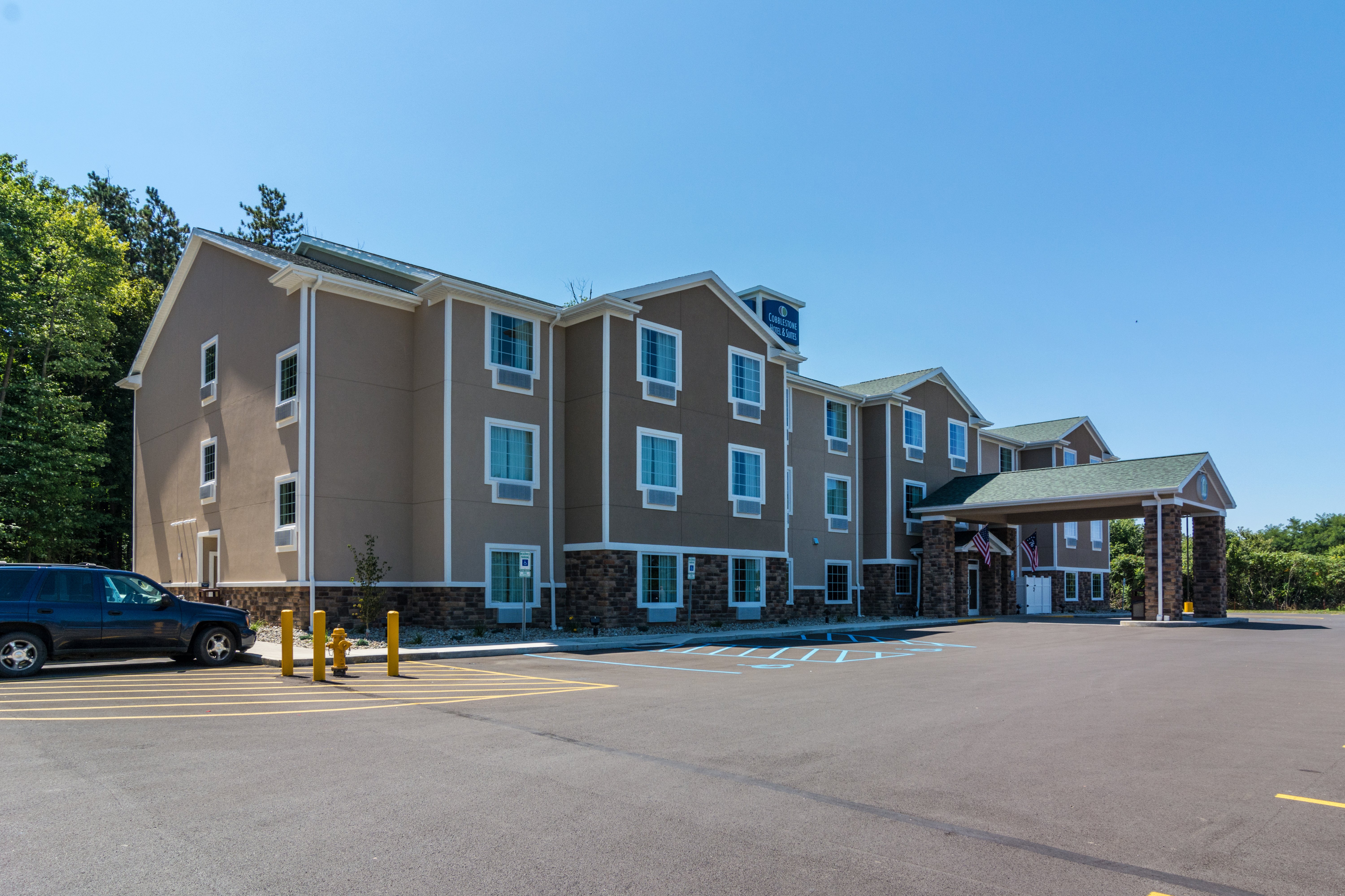 Cobblestone Hotel & Suites - Greenville 18/21