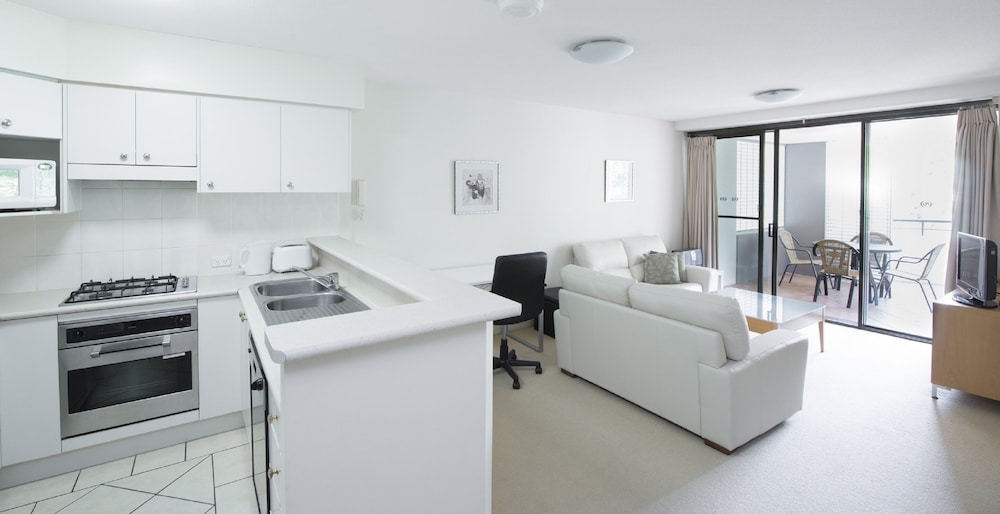 The Oasis Apartments 39/66