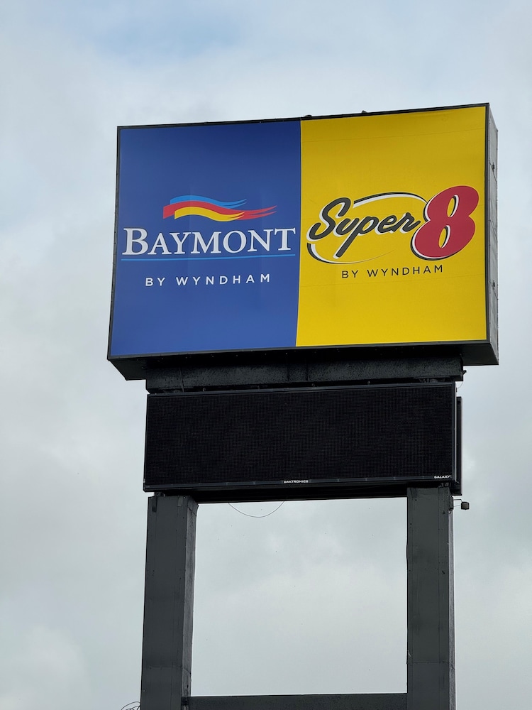Super 8 by Wyndham Corpus Christi Airport 7/51