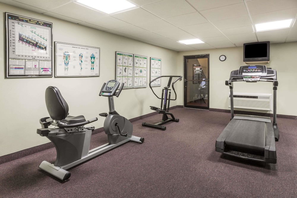 Ramada by Wyndham Altamonte Springs Near I-4 18/39