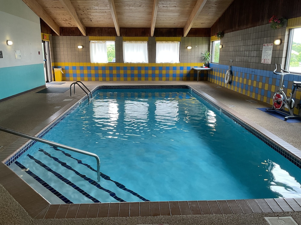 Budget Host Inn Buffalo 18/27