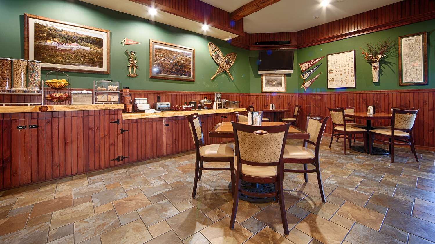 Best Western Plus Ticonderoga Inn & Suites 23/35