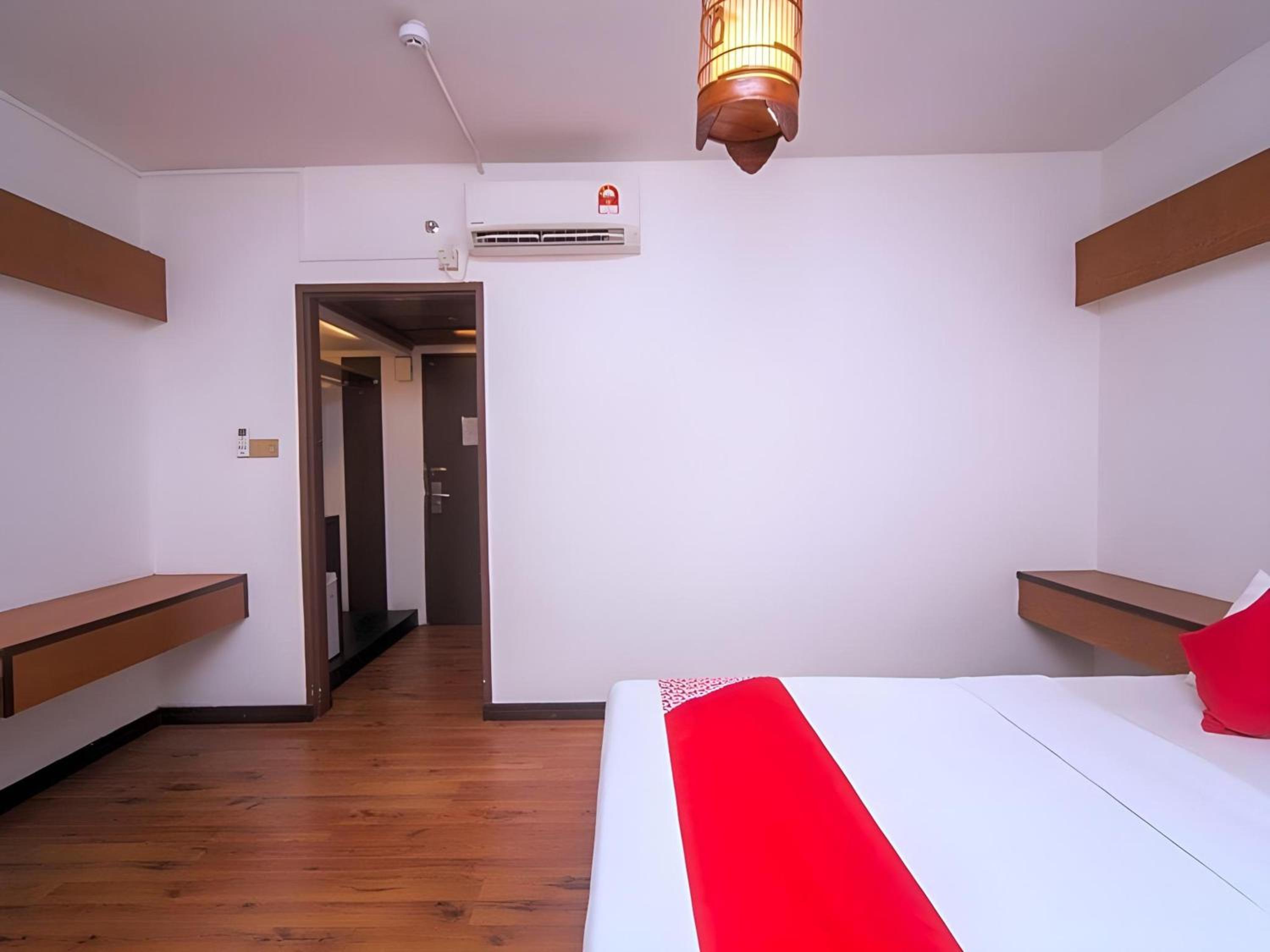 Oyo 1026 Hotel Lutana 16/39