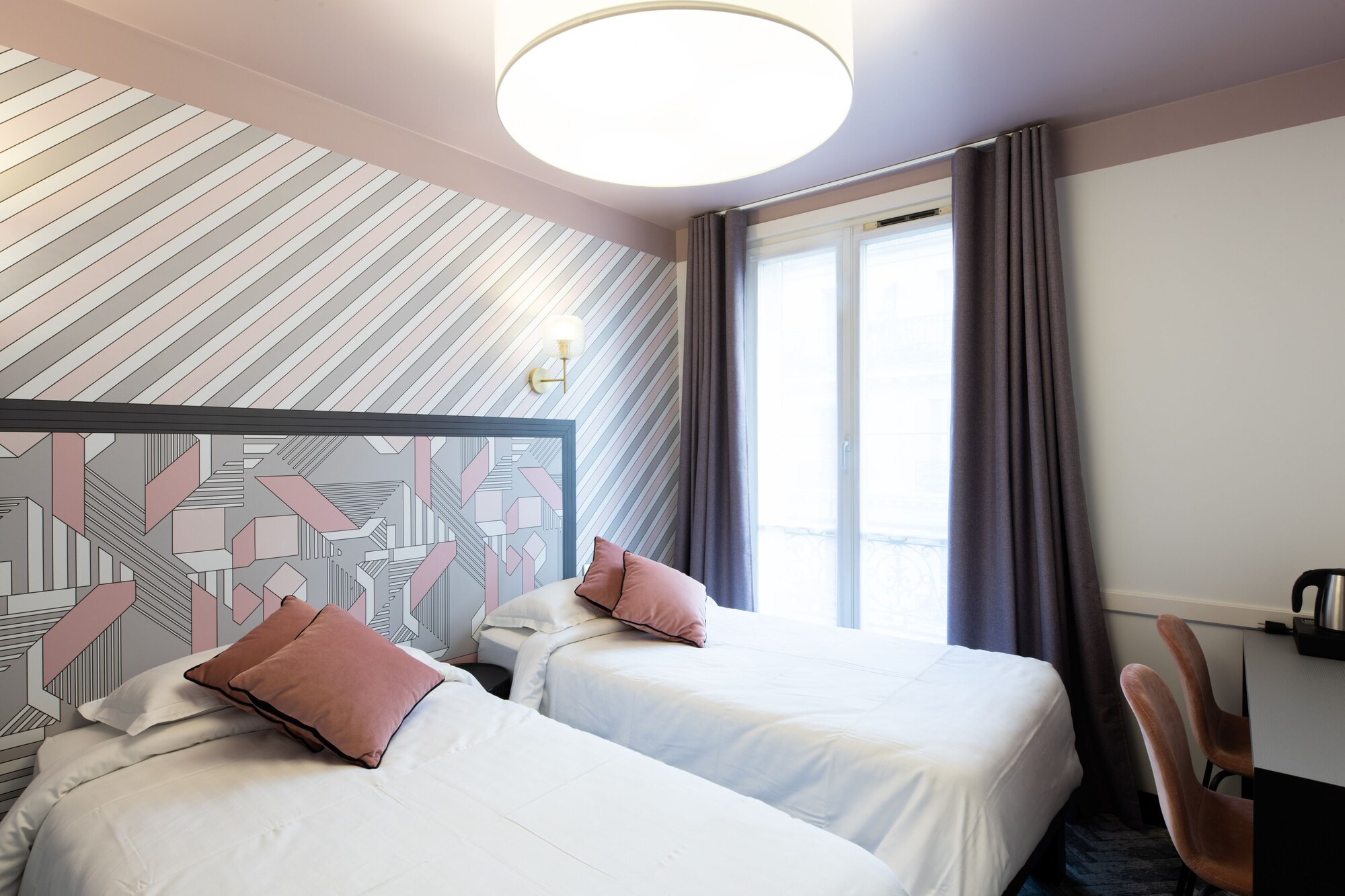 ROOM, TWIN BEDS