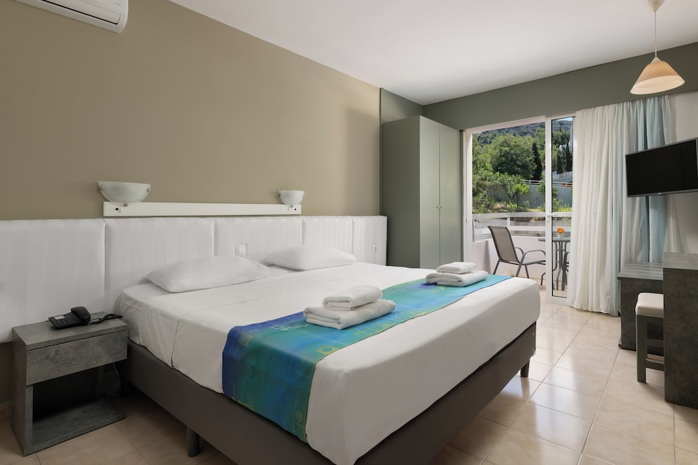 Lito Hotel 35/66