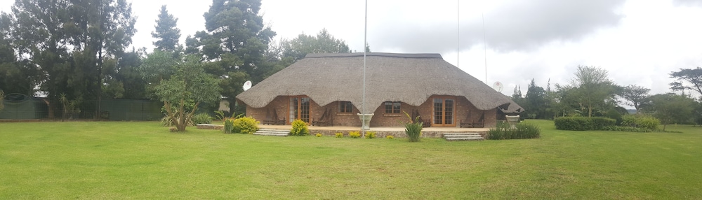 African Flair Country Lodge 19/26