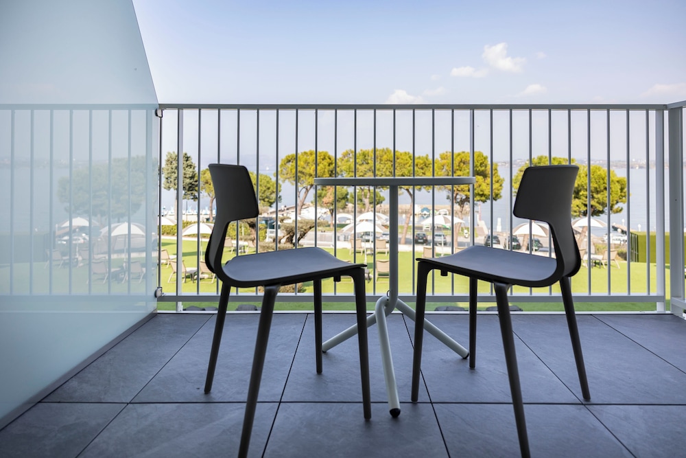 Vision Hotel 23/50