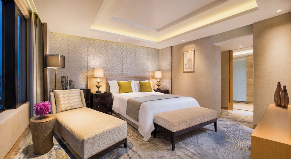1 Bedroom, Governor, Suite, King Bed