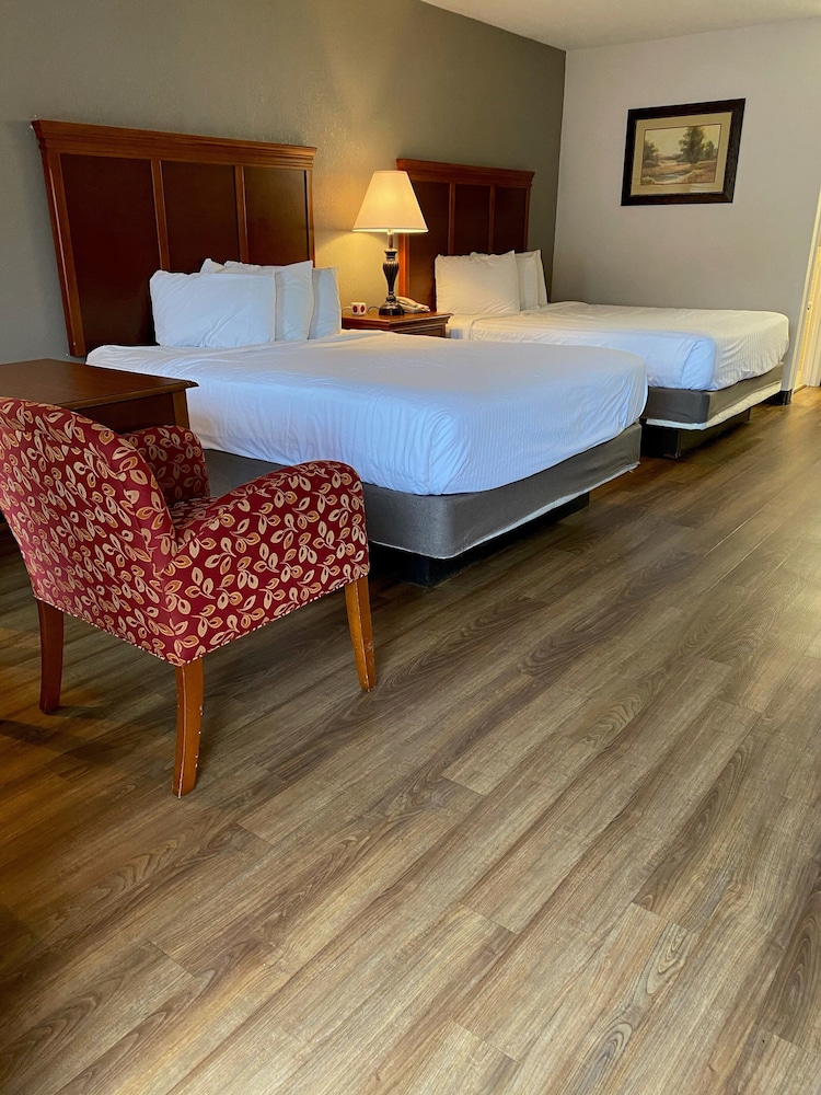 GREAT SMOKIES INN CHEROKEE 21/36