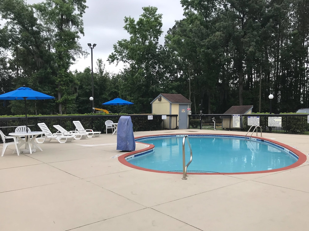 Motel6 Savannah, GA - Midtown 30/44