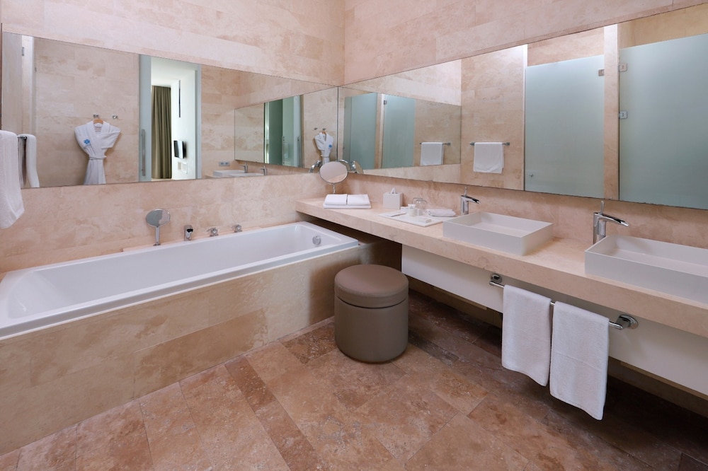 Yalikavak Marina Hotel by Social Living Collection 63/65