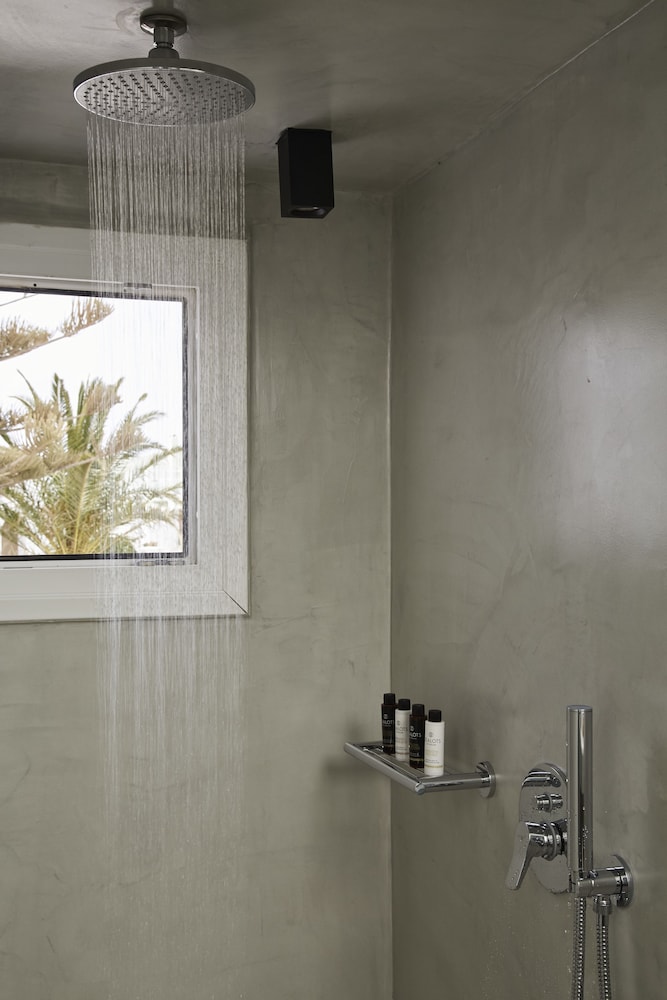 Loizos Apartments 6/50