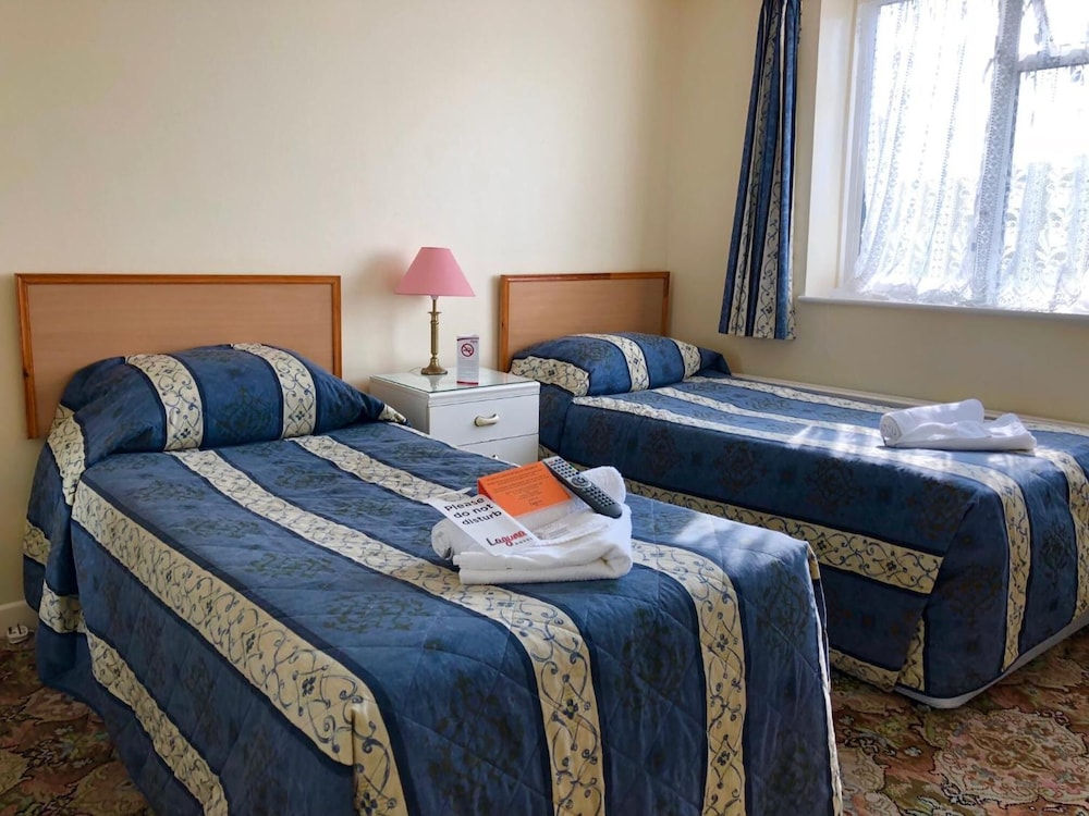 LAGUNA HOTEL 17/39