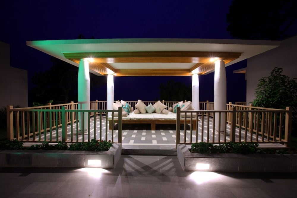 Moksha Himalaya Spa Resort 3/50