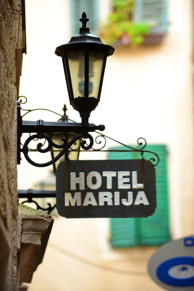 Hotel Marija 37/60