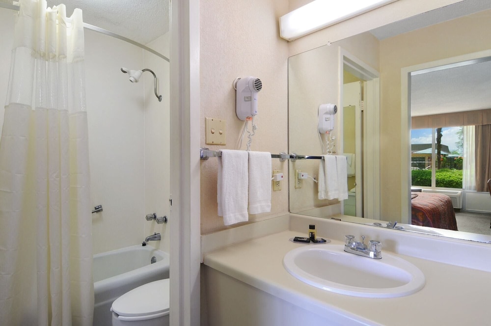 Motel6 Natchitoches, LA 52/55