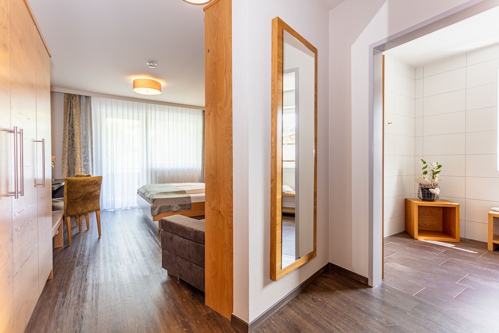 HOTEL ALMRAUSCH 55/69
