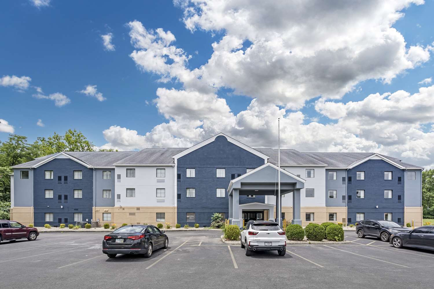 Country Inn & Suites by Radisson, Pickerington, OH 44/47