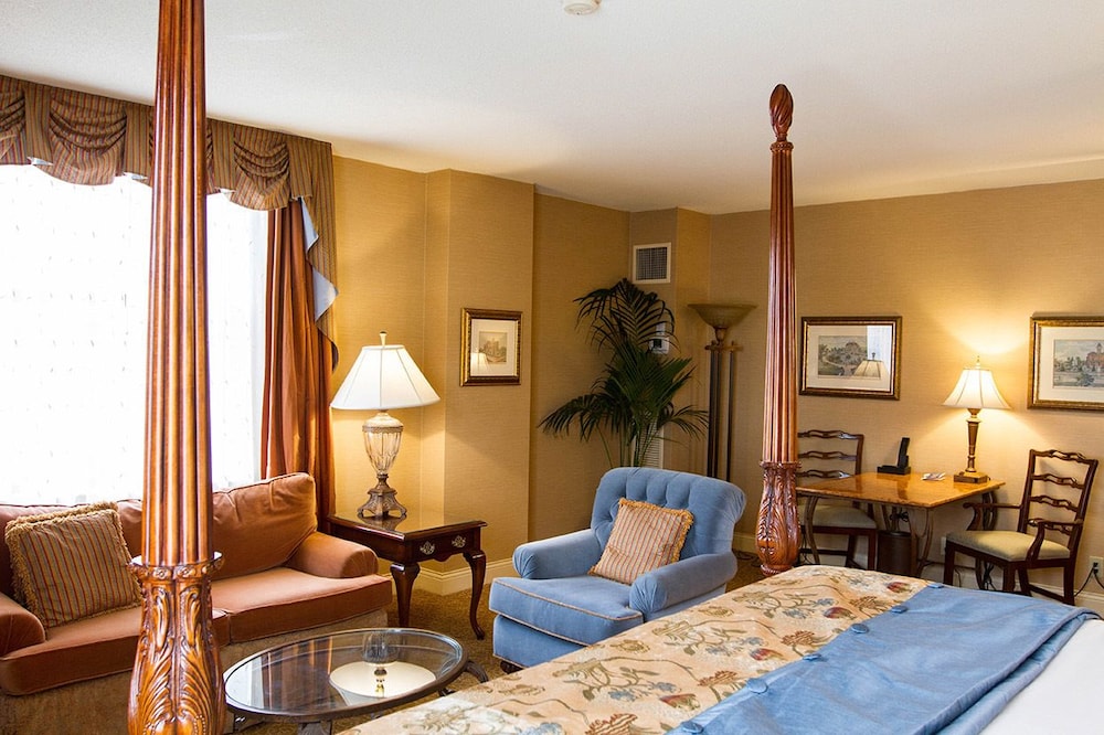 The Saint Paul Hotel 36/64