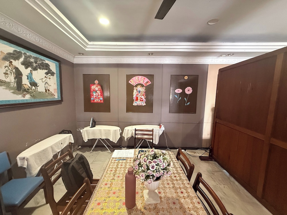Anika Inn 32/44
