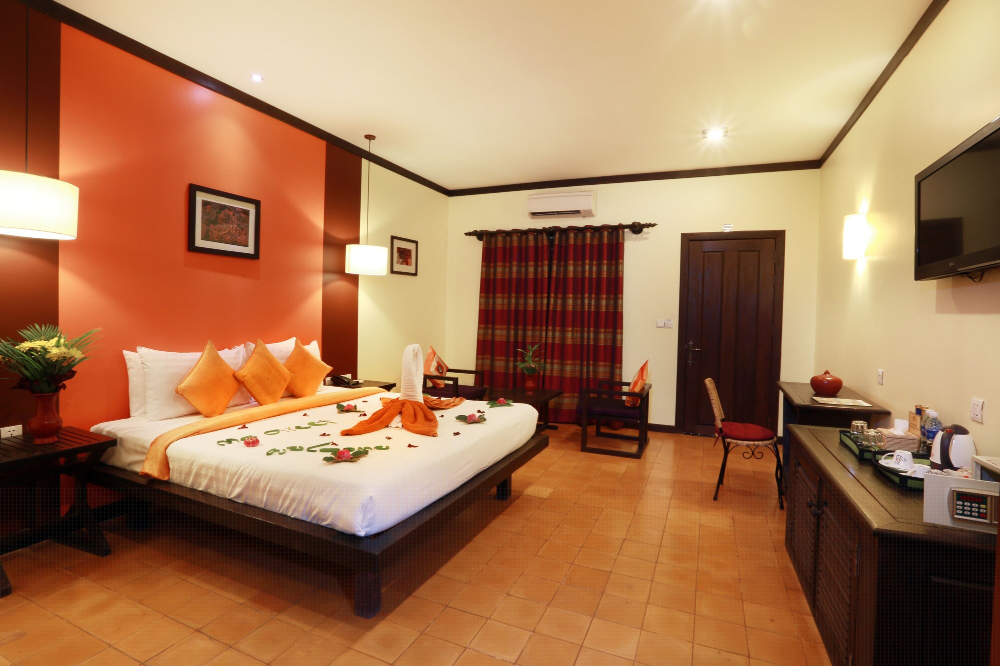 CABANA, KING BED, POOL VIEW, BALCONY