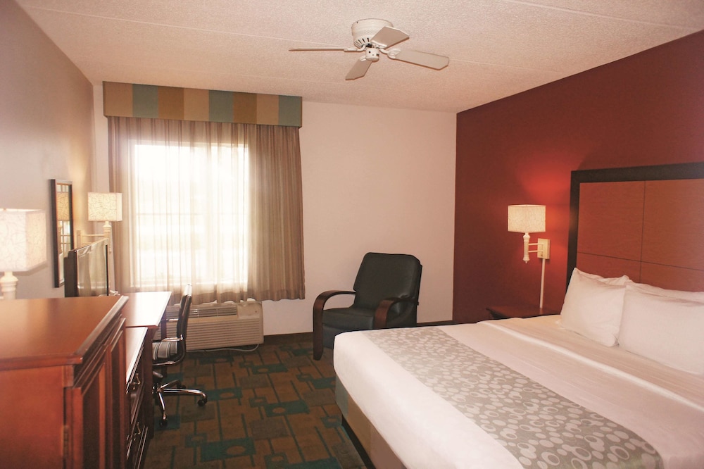 La Quinta Inn & Suites by Wyndham Naples East I-75 14/45