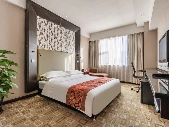 Boutique, Queen Bed