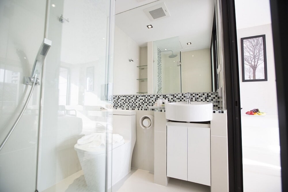 Serenotel Pattaya Beach Front 49/50