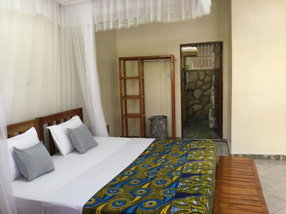 African Roots Guesthouse 6/47