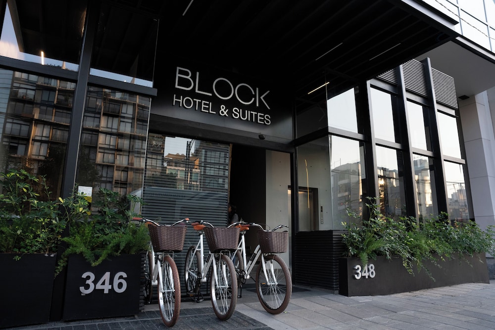 Hotel Block Suites 4/69