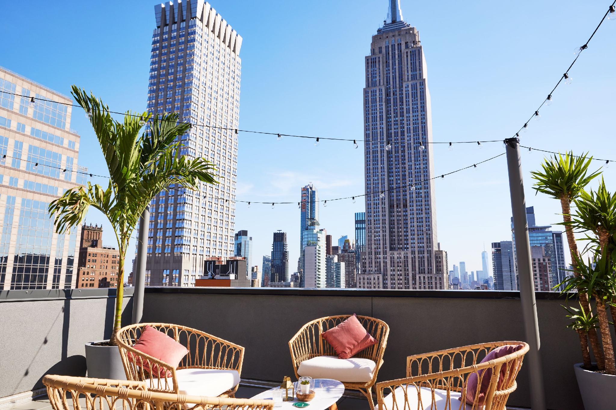 Standard, Empire Building View