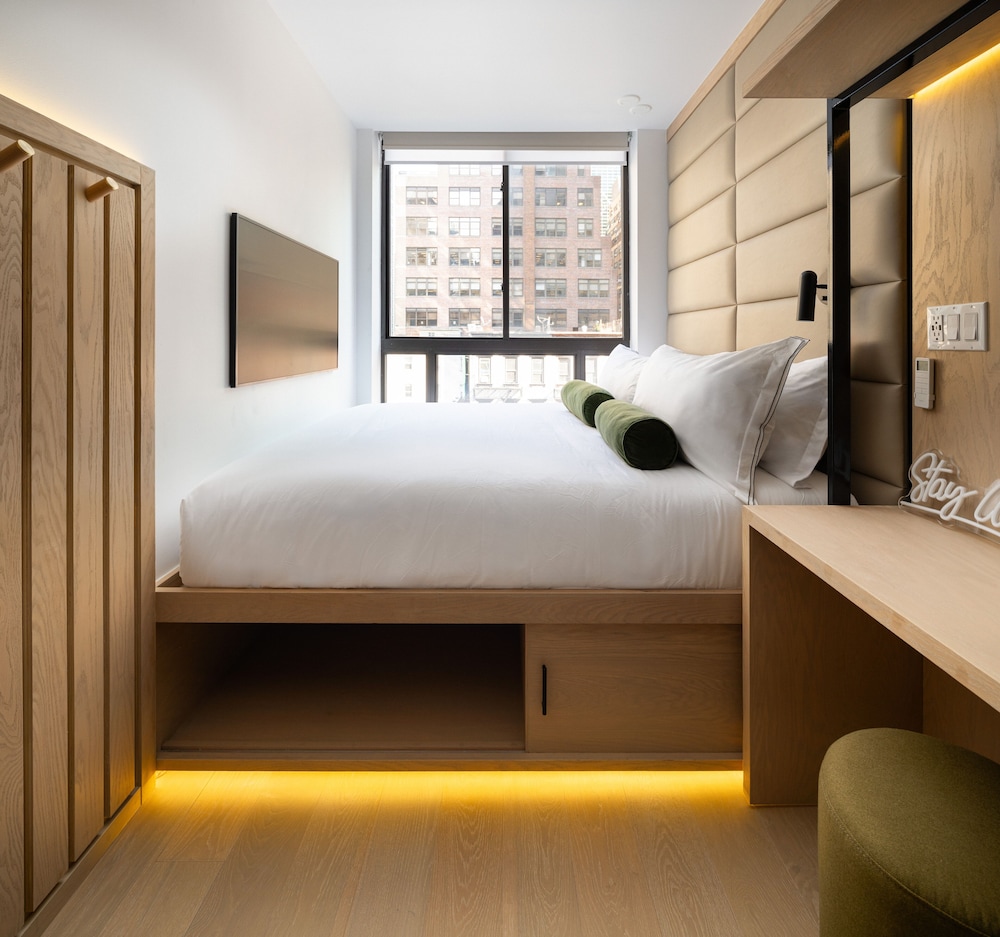 Hotel 837 20/50