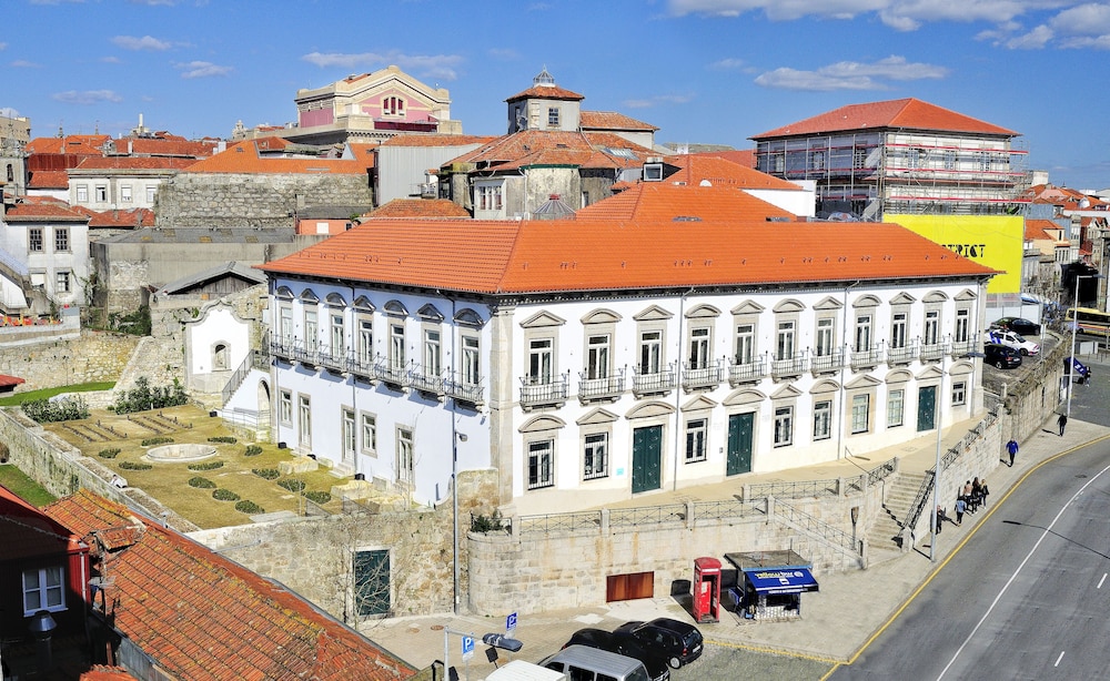 Condes de Azevedo Palace 41/50