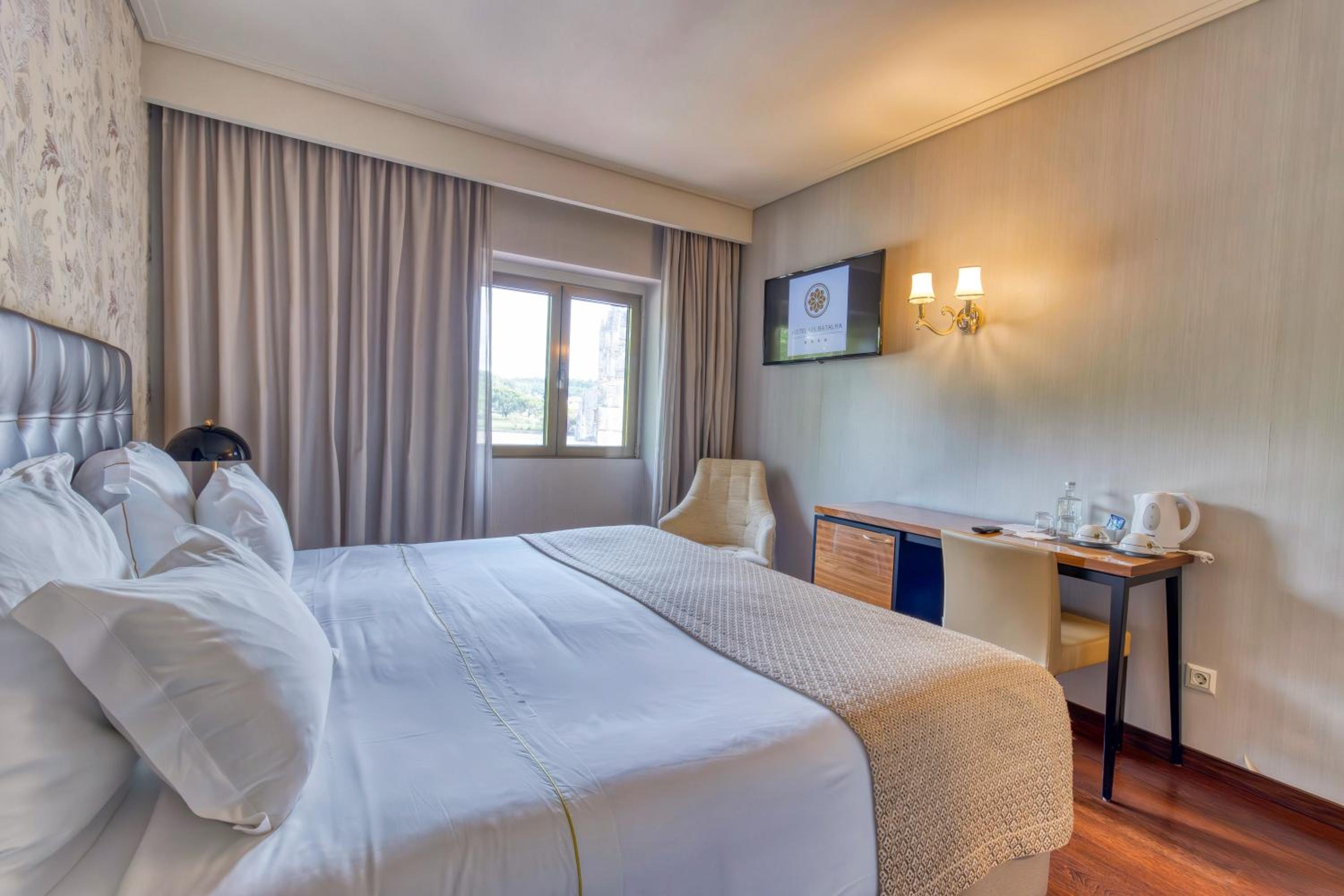Room, Double Bed, Cathedral View