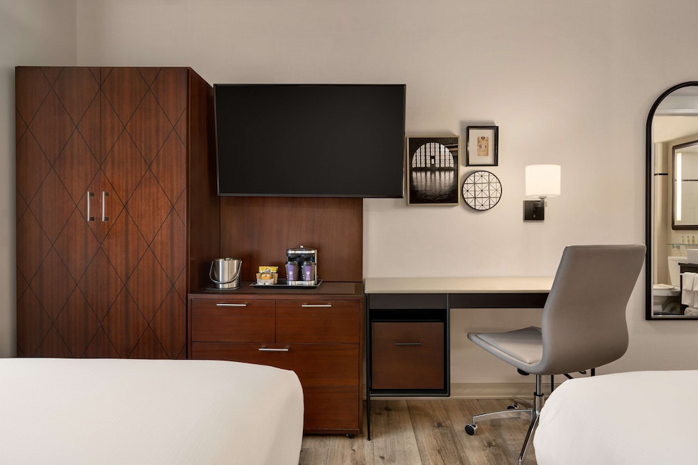 Doubletree By Hilton New York Downtown 38/39
